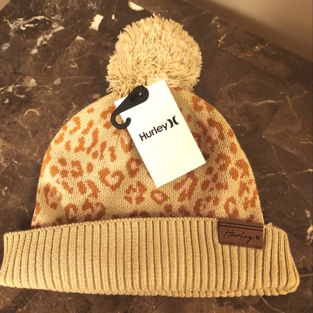 Hurley cheetah print winter hat with pom on top nwt - Picture 1 of 7